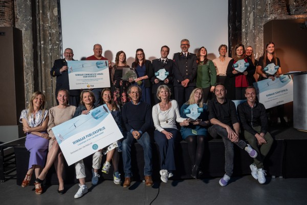 2021 Groepsfoto winnaars Kortom Awards.jpg