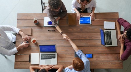 Afspraken maken met collega's (Foto van Pexels)