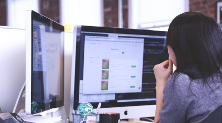 Kijken naar computerscherm