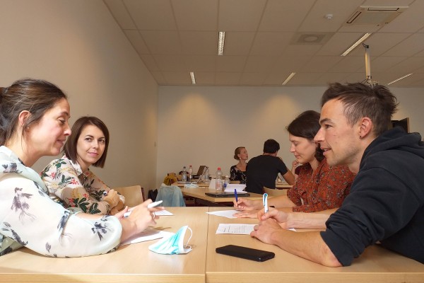 Opleiding, deelnemers in gesprek